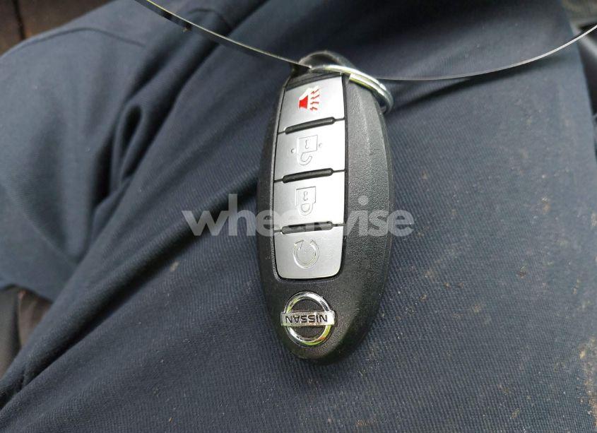 Photo 11 of 2017 Nissan Rogue SV (VIN 5N1AT2MT2HC807203)