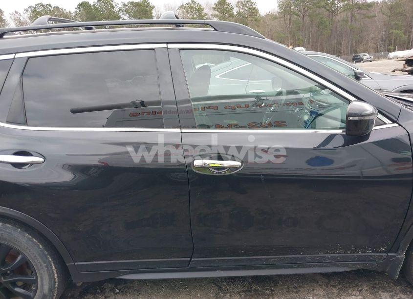 Photo 13 of 2017 Nissan Rogue SV (VIN 5N1AT2MT2HC807203)