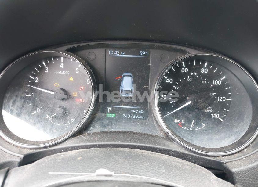 Photo 7 of 2017 Nissan Rogue SV (VIN 5N1AT2MT2HC807203)