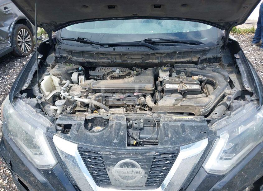 Photo 10 of 2017 Nissan Rogue SV (VIN 5N1AT2MT2HC883827)