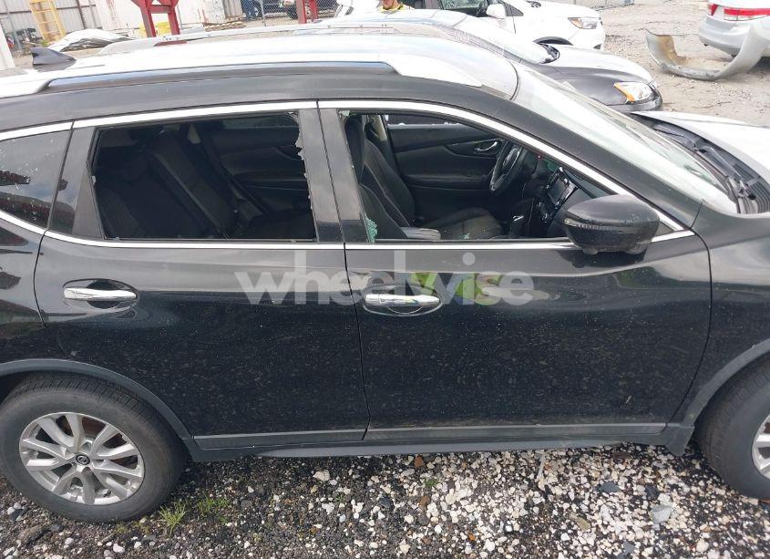 Photo 13 of 2017 Nissan Rogue SV (VIN 5N1AT2MT2HC883827)