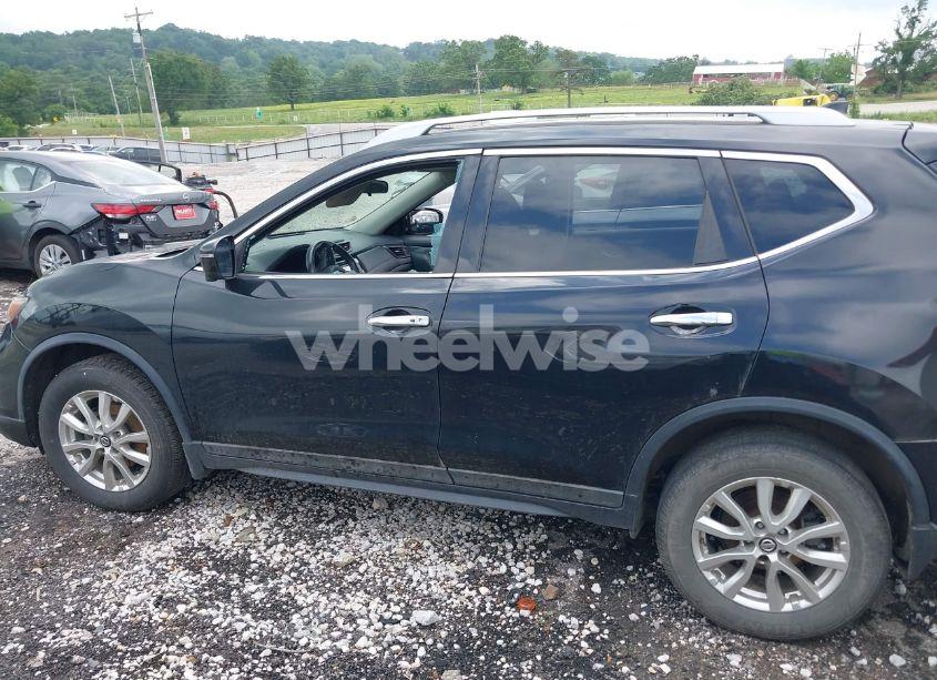 Photo 14 of 2017 Nissan Rogue SV (VIN 5N1AT2MT2HC883827)