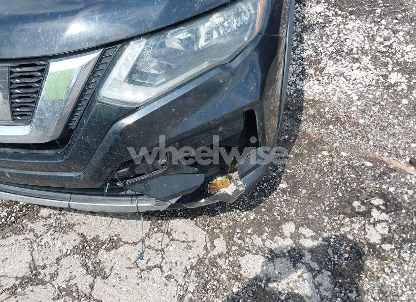 Photo 18 of 2017 Nissan Rogue SV (VIN 5N1AT2MT2HC883827)