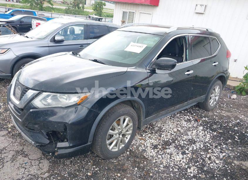 Photo 2 of 2017 Nissan Rogue SV (VIN 5N1AT2MT2HC883827)