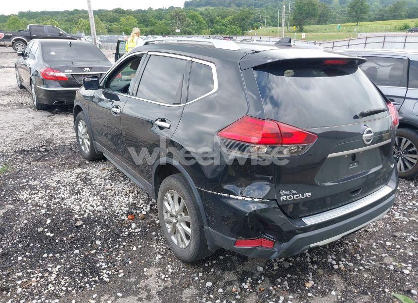 Photo 3 of 2017 Nissan Rogue SV (VIN 5N1AT2MT2HC883827)