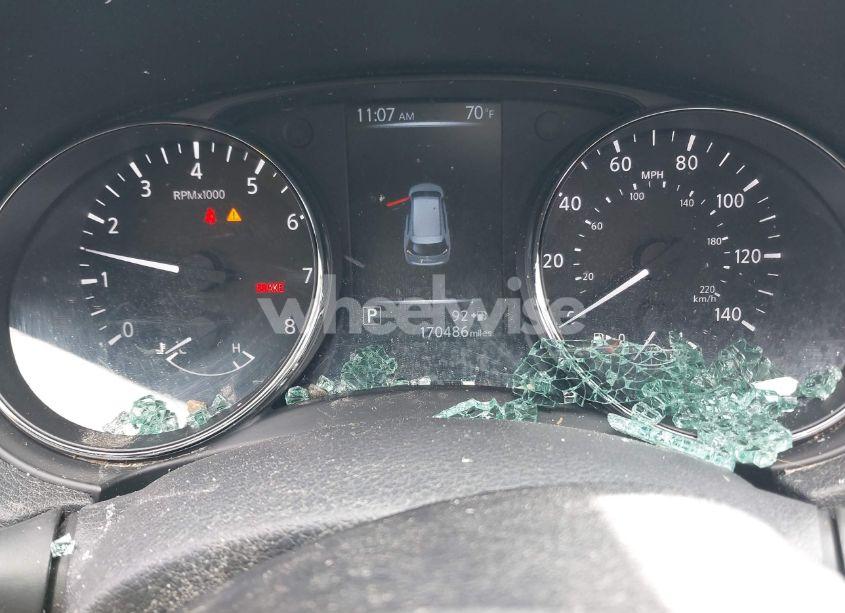 Photo 7 of 2017 Nissan Rogue SV (VIN 5N1AT2MT2HC883827)