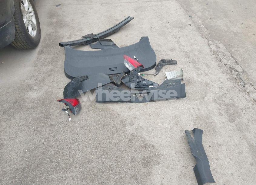 Photo 12 of 2017 Nissan Rogue SL (VIN 5N1AT2MT2HC884492)