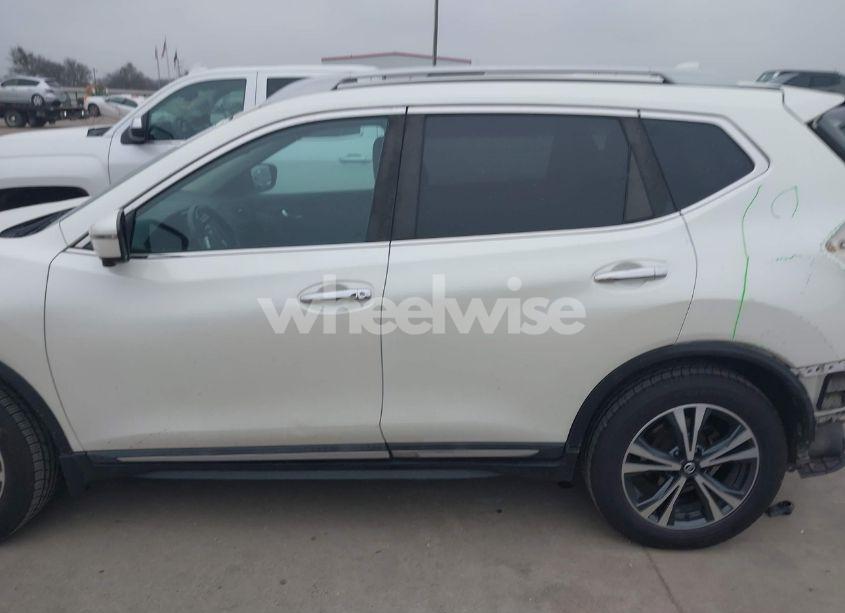 Photo 15 of 2017 Nissan Rogue SL (VIN 5N1AT2MT2HC884492)