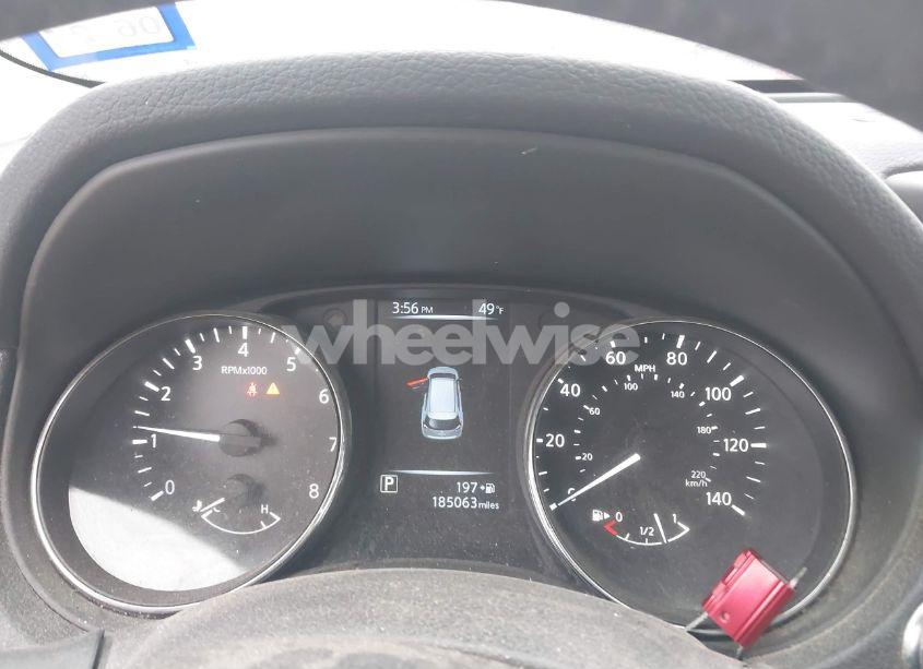 Photo 16 of 2017 Nissan Rogue SL (VIN 5N1AT2MT2HC884492)