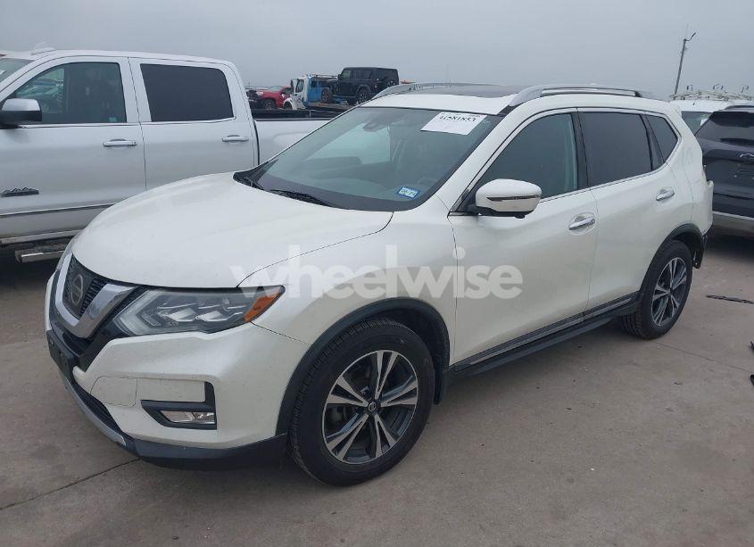 Photo 2 of 2017 Nissan Rogue SL (VIN 5N1AT2MT2HC884492)