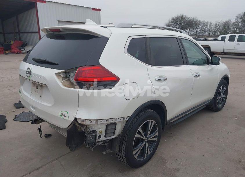 Photo 4 of 2017 Nissan Rogue SL (VIN 5N1AT2MT2HC884492)