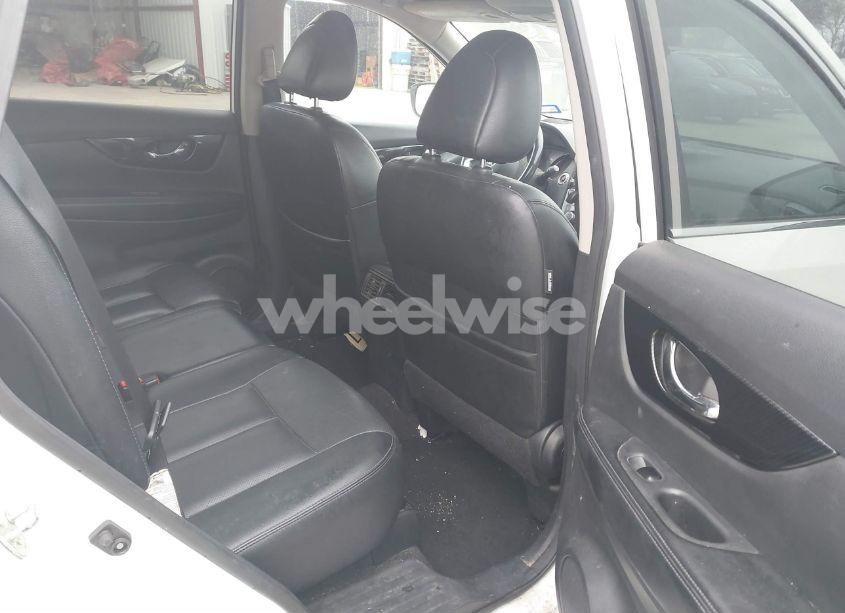 Photo 8 of 2017 Nissan Rogue SL (VIN 5N1AT2MT2HC884492)