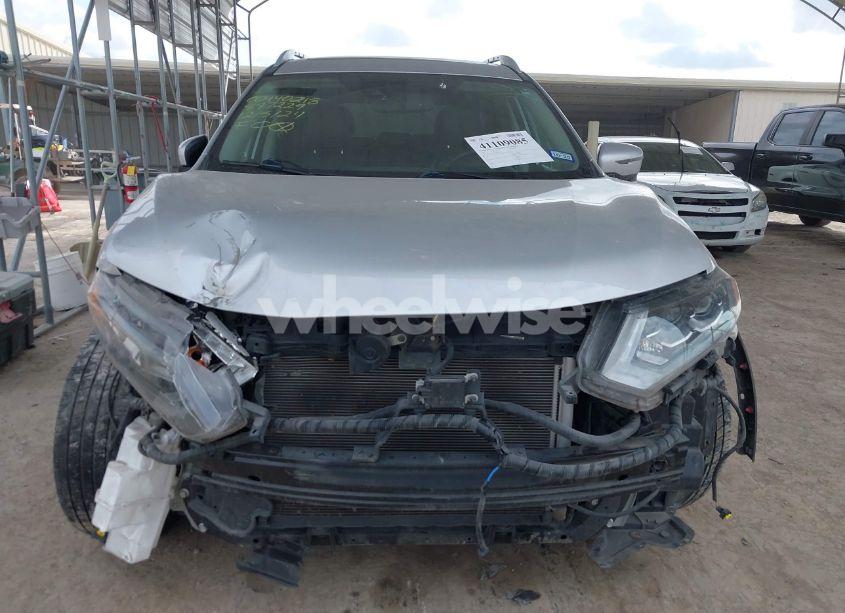 Photo 13 of 2017 Nissan Rogue SL (VIN 5N1AT2MT2HC887229)