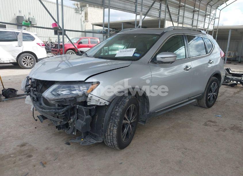 Photo 2 of 2017 Nissan Rogue SL (VIN 5N1AT2MT2HC887229)