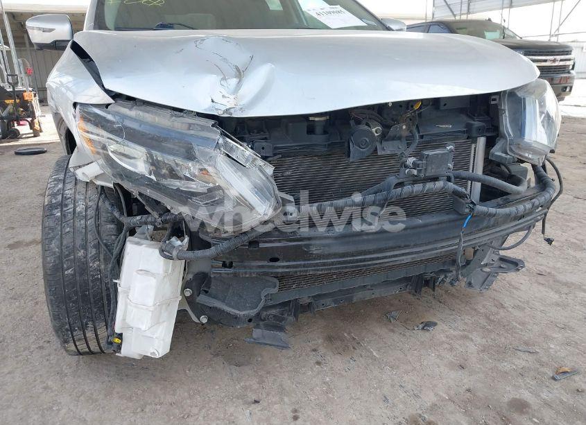 Photo 6 of 2017 Nissan Rogue SL (VIN 5N1AT2MT2HC887229)