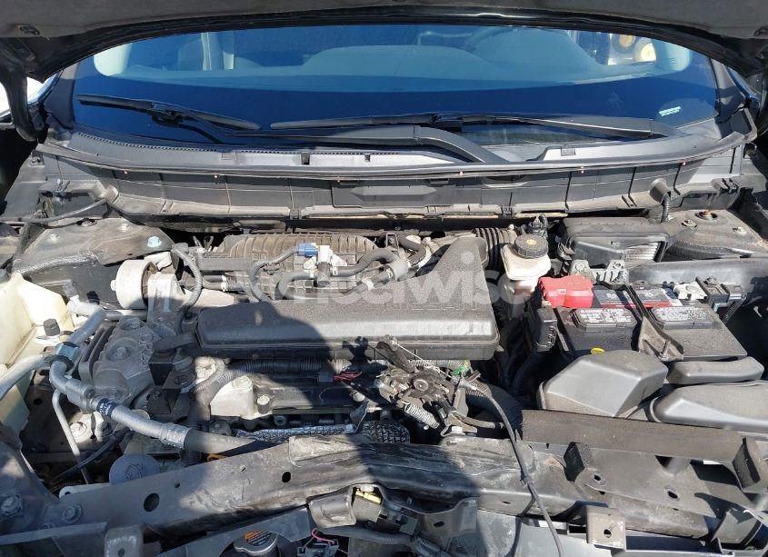 Photo 10 of 2018 Nissan Rogue SV (VIN 5N1AT2MT2JC726319)