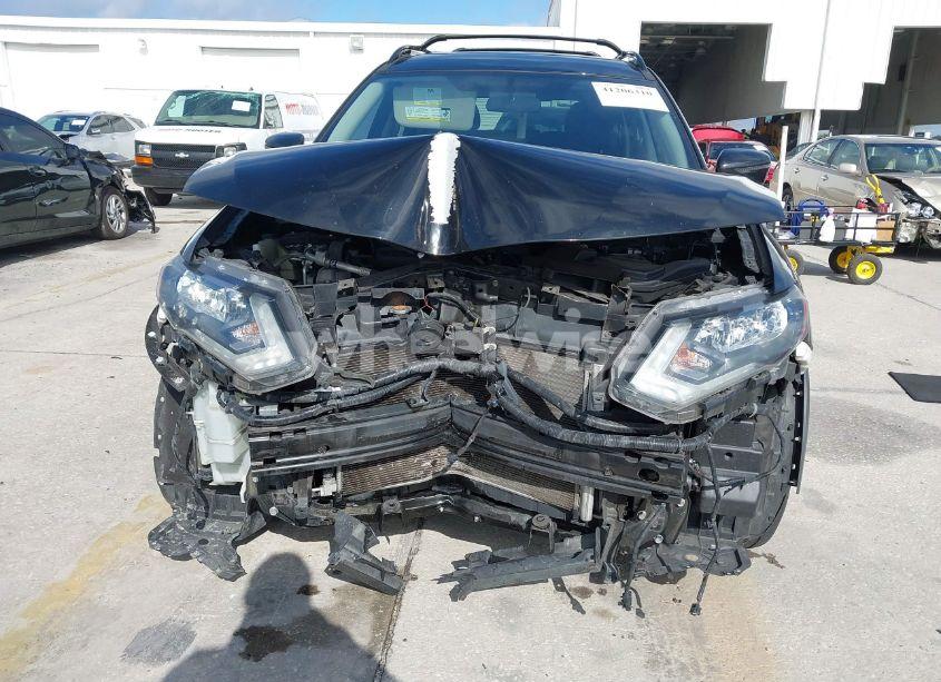 Photo 13 of 2018 Nissan Rogue SV (VIN 5N1AT2MT2JC726319)