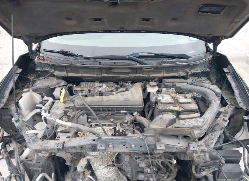 Photo 10 of 2018 Nissan Rogue S (VIN 5N1AT2MT2JC729835)