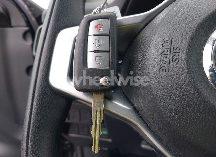 Photo 11 of 2018 Nissan Rogue S (VIN 5N1AT2MT2JC729835)