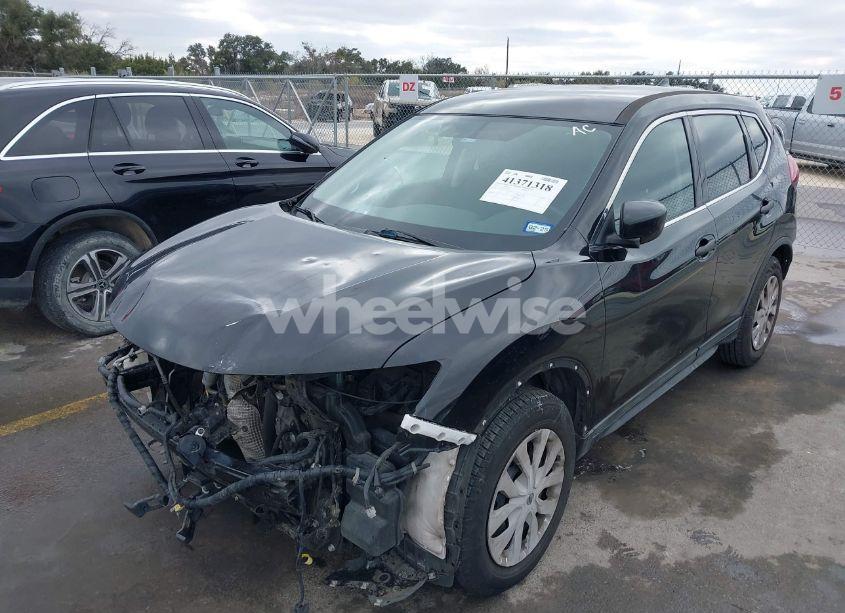 Photo 2 of 2018 Nissan Rogue S (VIN 5N1AT2MT2JC729835)