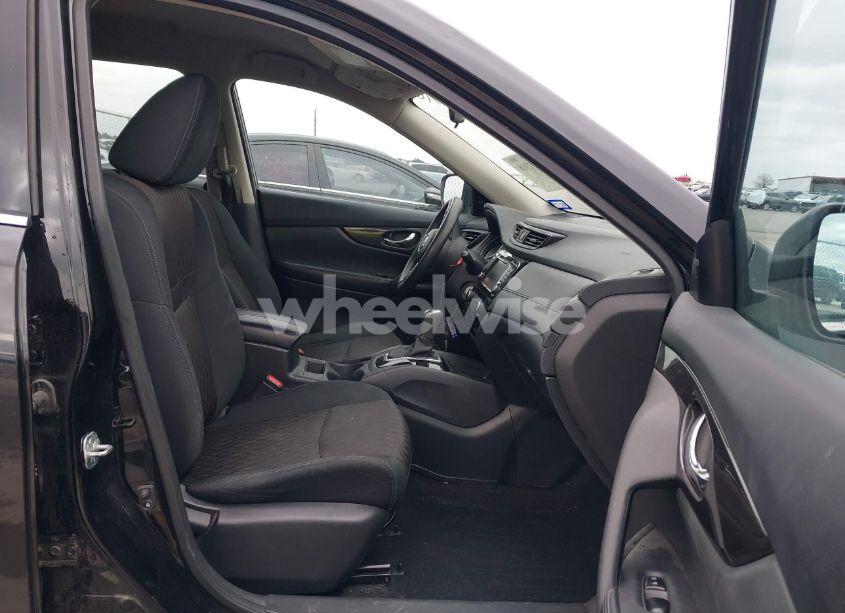 Photo 5 of 2018 Nissan Rogue S (VIN 5N1AT2MT2JC729835)