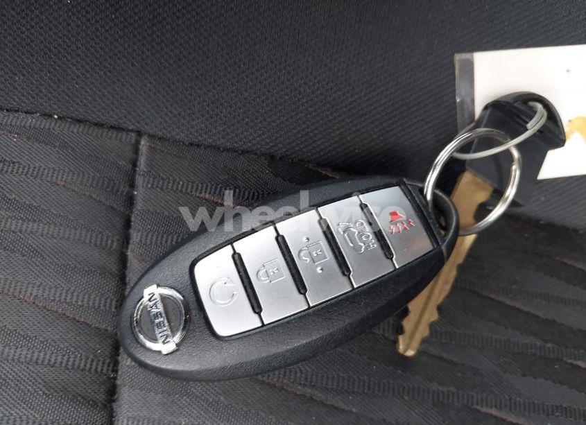 Photo 11 of 2018 Nissan Rogue SV (VIN 5N1AT2MT2JC732072)