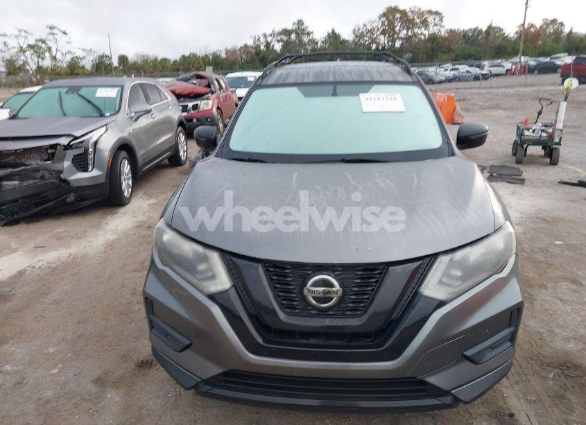 Photo 12 of 2018 Nissan Rogue SV (VIN 5N1AT2MT2JC732072)