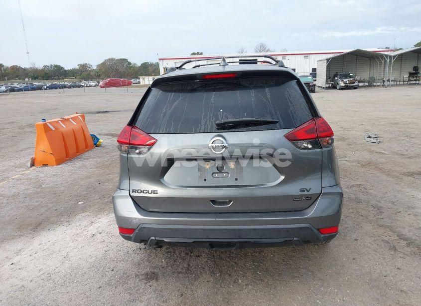 Photo 16 of 2018 Nissan Rogue SV (VIN 5N1AT2MT2JC732072)