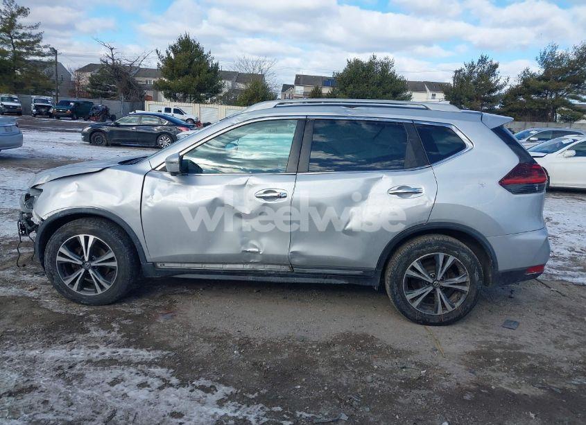 Photo 14 of 2018 Nissan Rogue SL (VIN 5N1AT2MT2JC738034)
