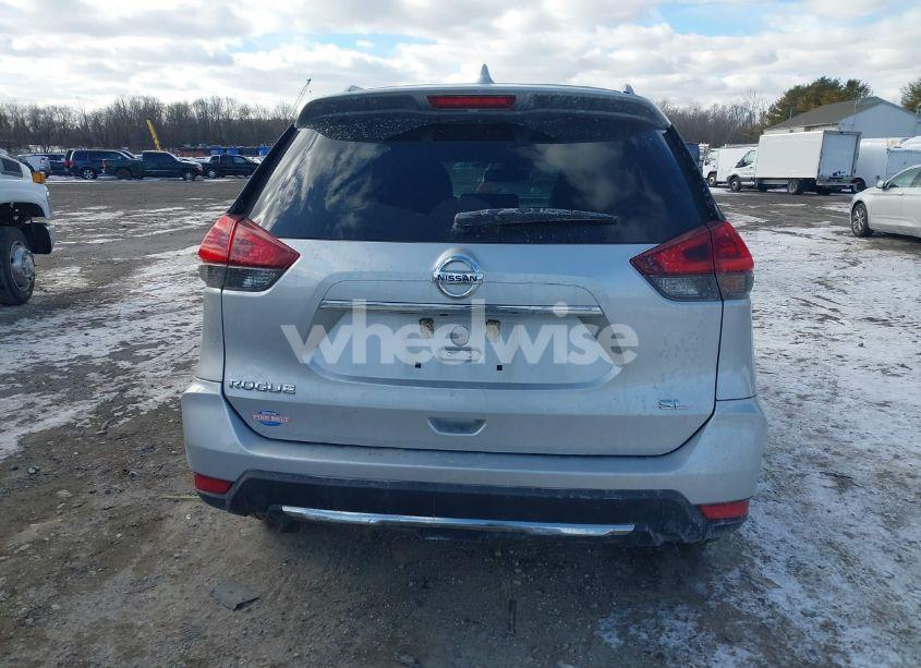 Photo 16 of 2018 Nissan Rogue SL (VIN 5N1AT2MT2JC738034)