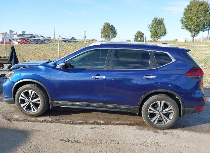 Photo 14 of 2018 Nissan Rogue SL (VIN 5N1AT2MT2JC761720)