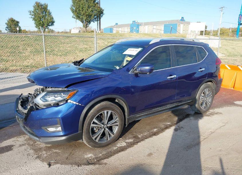 Photo 2 of 2018 Nissan Rogue SL (VIN 5N1AT2MT2JC761720)