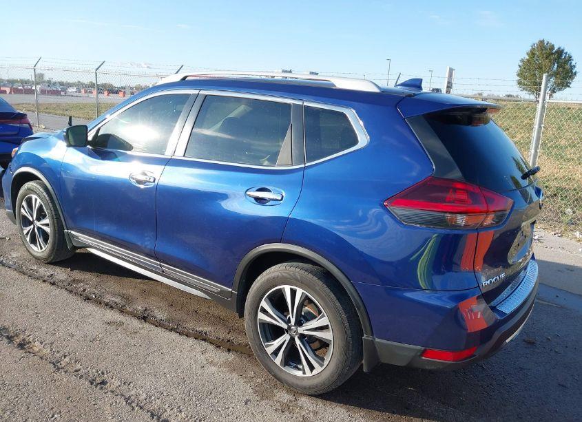Photo 3 of 2018 Nissan Rogue SL (VIN 5N1AT2MT2JC761720)