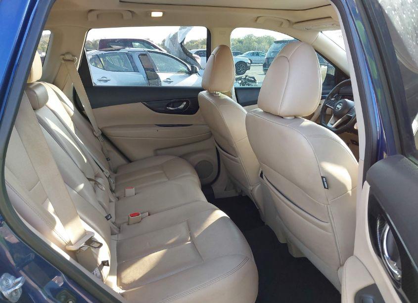 Photo 8 of 2018 Nissan Rogue SL (VIN 5N1AT2MT2JC761720)