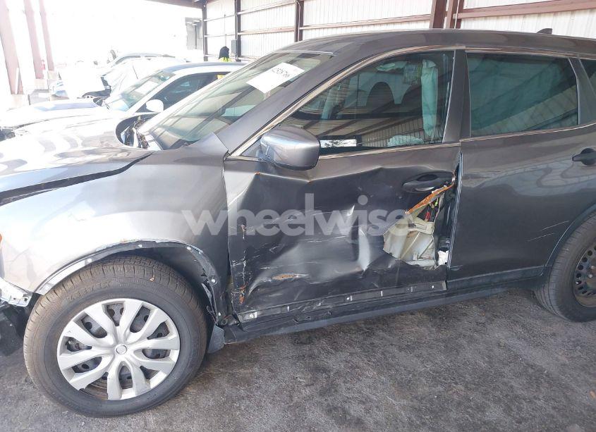 Photo 6 of 2018 Nissan Rogue S (VIN 5N1AT2MT2JC784284)