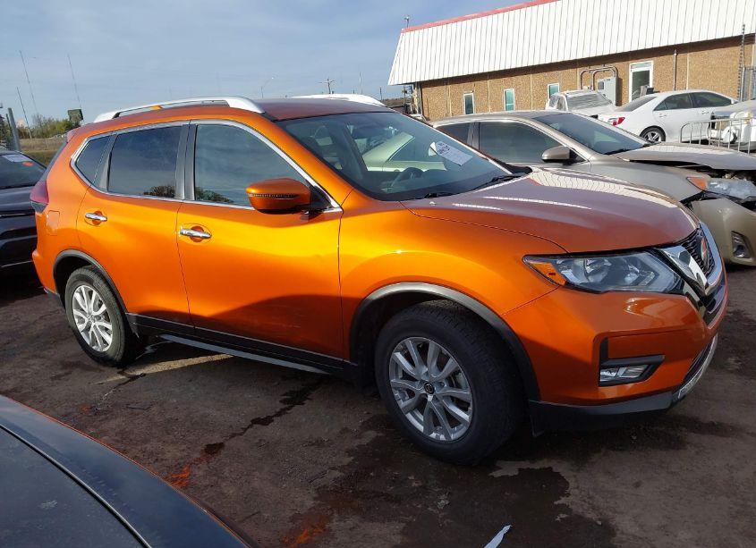 Photo 13 of 2018 Nissan Rogue SV (VIN 5N1AT2MT2JC786746)