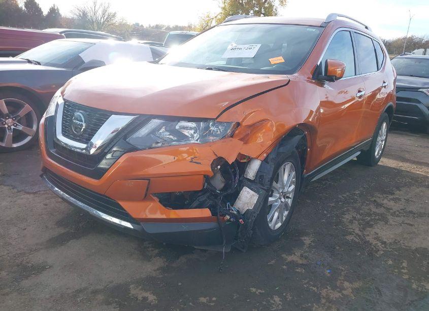 Photo 2 of 2018 Nissan Rogue SV (VIN 5N1AT2MT2JC786746)