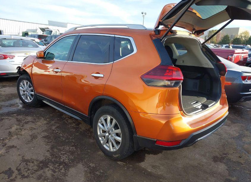 Photo 3 of 2018 Nissan Rogue SV (VIN 5N1AT2MT2JC786746)