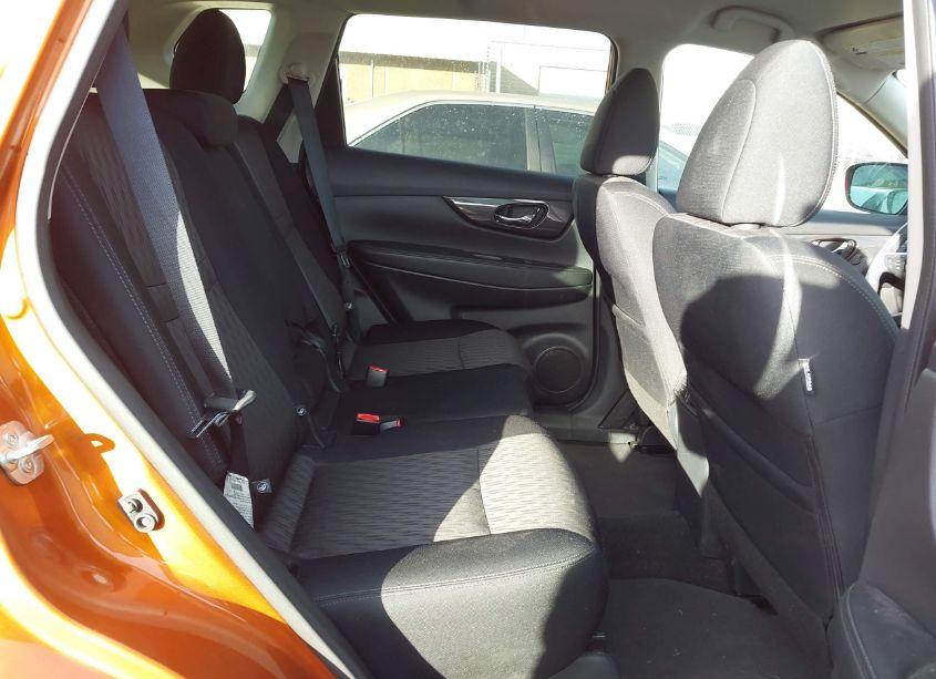 Photo 8 of 2018 Nissan Rogue SV (VIN 5N1AT2MT2JC786746)