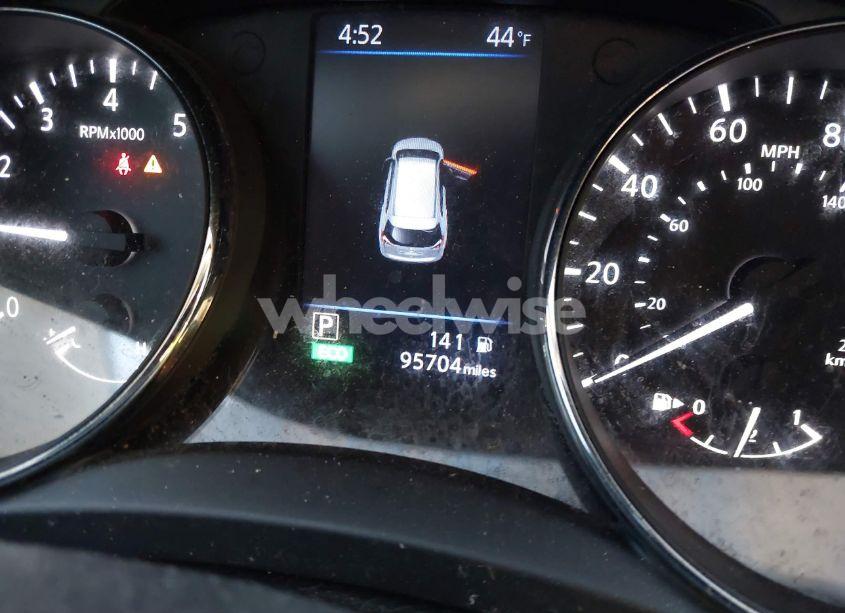 Photo 15 of 2018 Nissan Rogue SV (VIN 5N1AT2MT2JC802489)