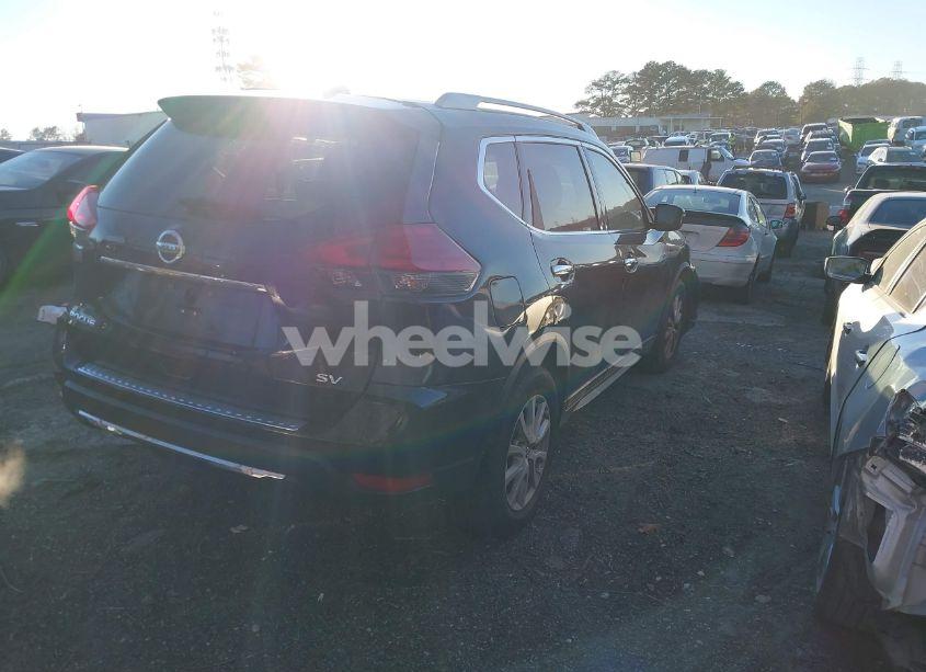 Photo 4 of 2018 Nissan Rogue SV (VIN 5N1AT2MT2JC802489)