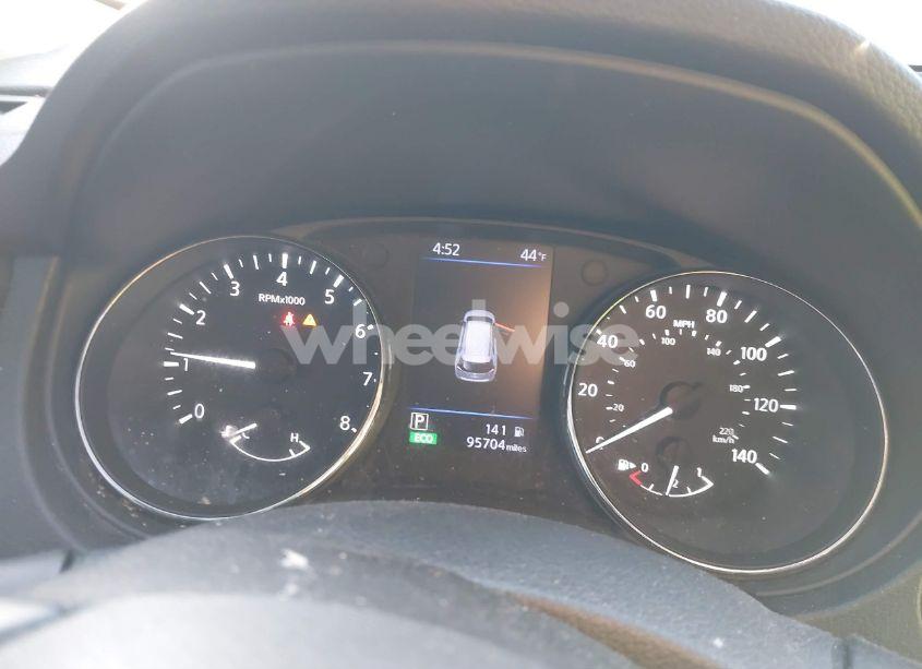 Photo 7 of 2018 Nissan Rogue SV (VIN 5N1AT2MT2JC802489)