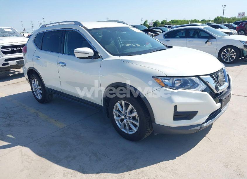 2018 Nissan Rogue SV (VIN 5N1AT2MT2JC850364) main photo