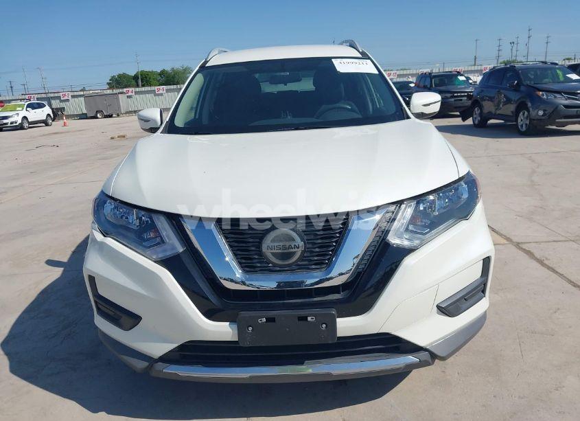 Photo 12 of 2018 Nissan Rogue SV (VIN 5N1AT2MT2JC850364)