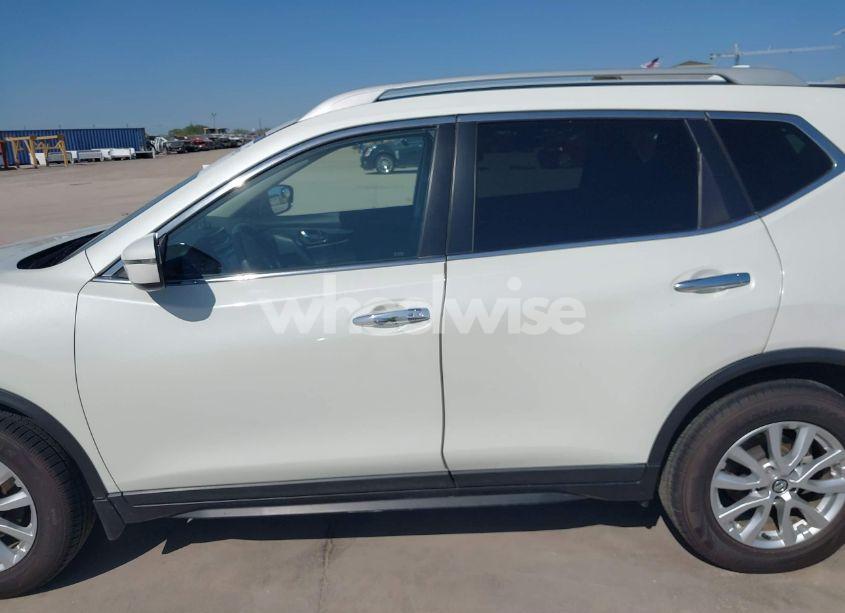 Photo 14 of 2018 Nissan Rogue SV (VIN 5N1AT2MT2JC850364)