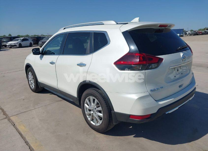 Photo 3 of 2018 Nissan Rogue SV (VIN 5N1AT2MT2JC850364)