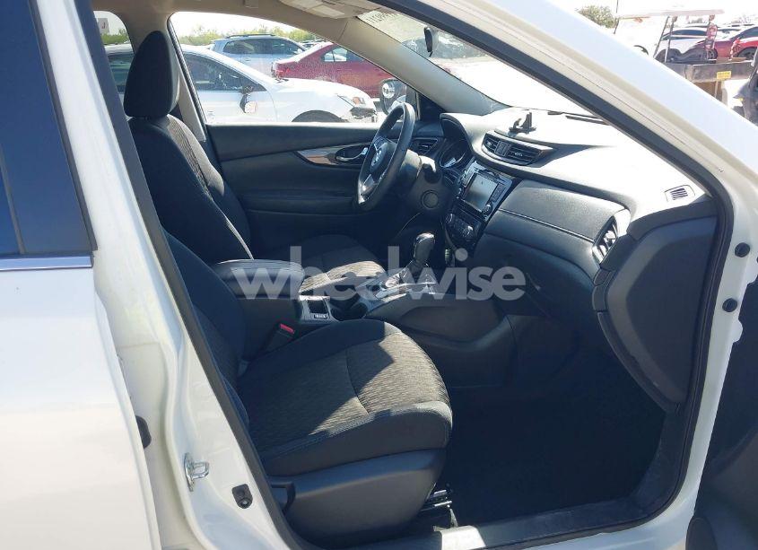 Photo 5 of 2018 Nissan Rogue SV (VIN 5N1AT2MT2JC850364)