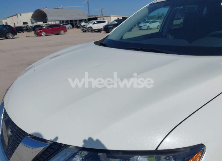 Photo 6 of 2018 Nissan Rogue SV (VIN 5N1AT2MT2JC850364)