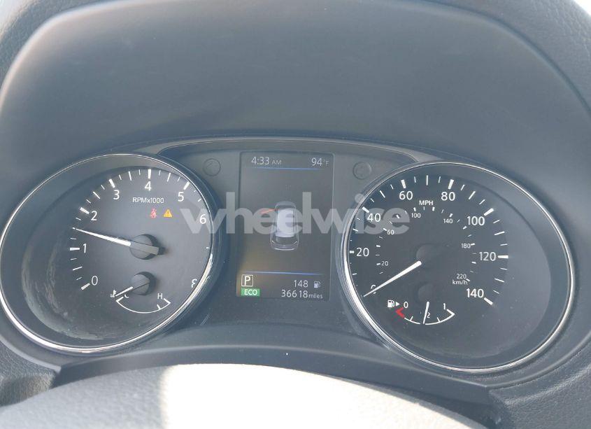 Photo 7 of 2018 Nissan Rogue SV (VIN 5N1AT2MT2JC850364)