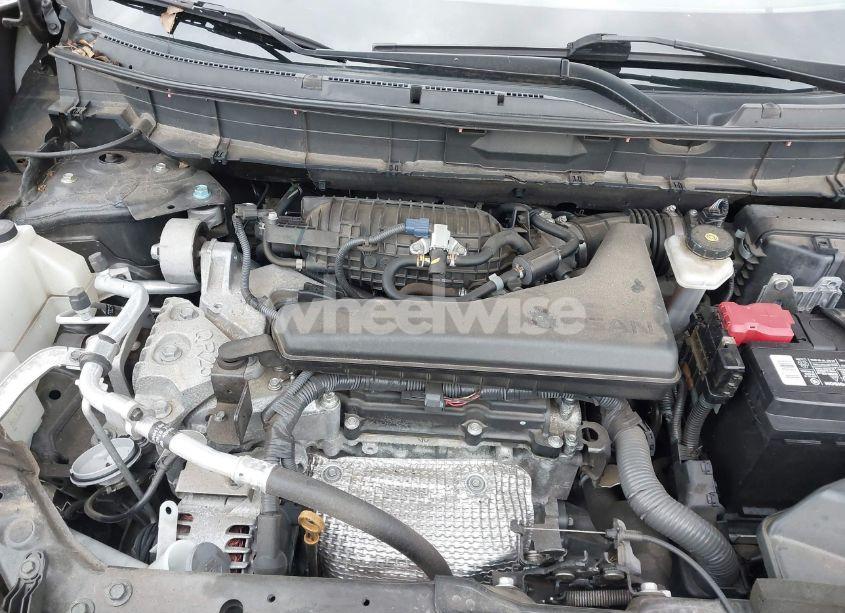 Photo 10 of 2019 Nissan Rogue S (VIN 5N1AT2MT2KC728928)